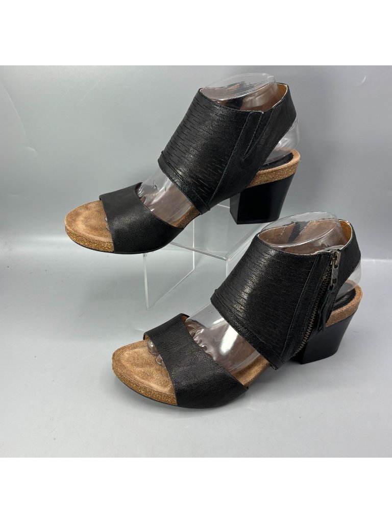 Sofft Milan Sandals Womens 8.5 Black Perforated Stacked Heel Side Zip 1298701
